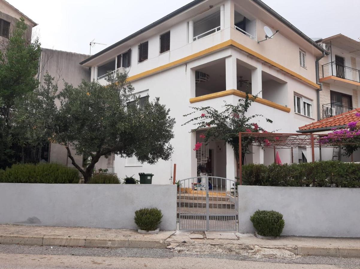Apartmani Bono Примоштен Экстерьер фото